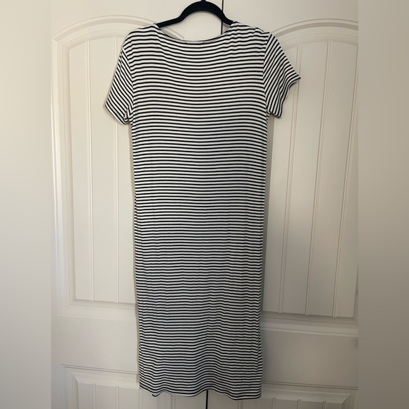 Everly Striped Dress - Picture 3 of 5